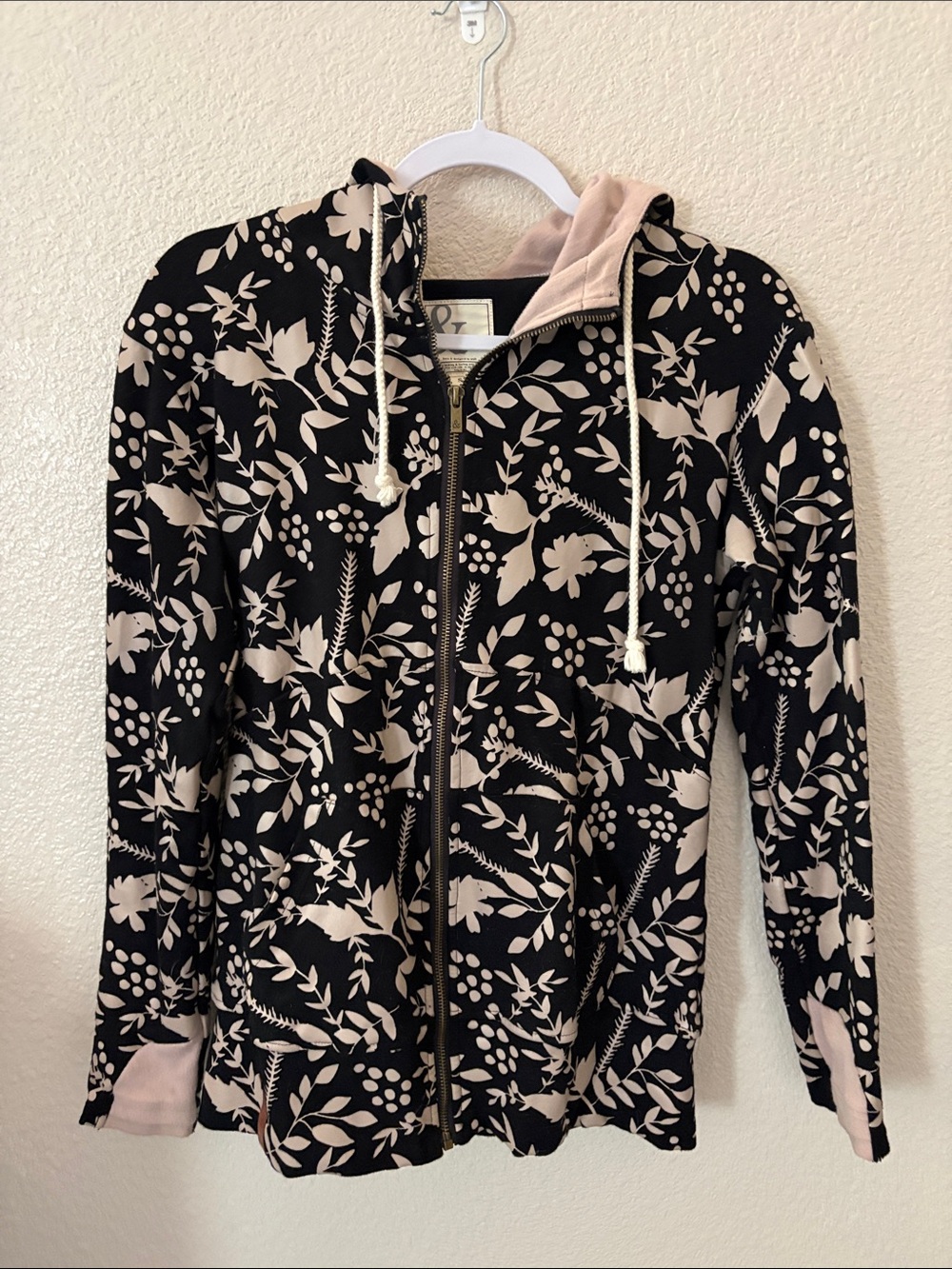 AMPERSAND AVE Black & Cream Floral Fulll Zip Hoodie Small